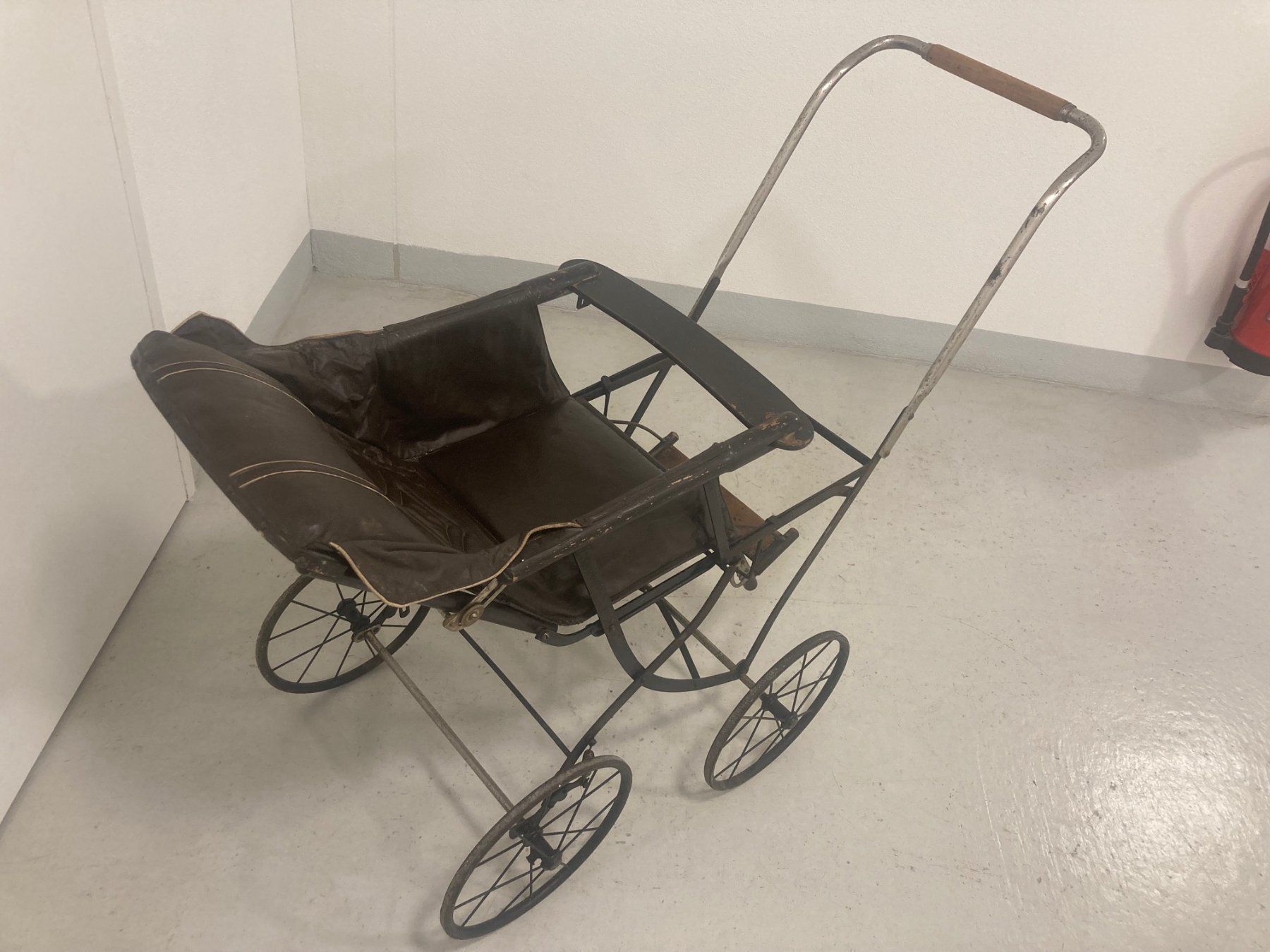Kinderwagen: Kinderwagen, antik – Gebraucht aus Menziken von fiat-500 4