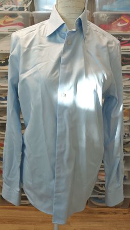 Elegantes Herrenhemd, hellblau, Grösse M – Top Zustand!