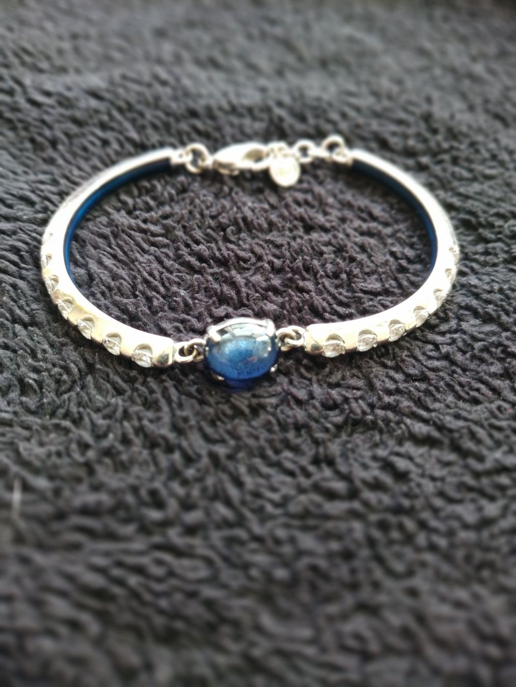 Bracciali & Braccialetti: Bracelet strass et Pierre Bleue – Usato da Mühleberg venduto da Eliboub