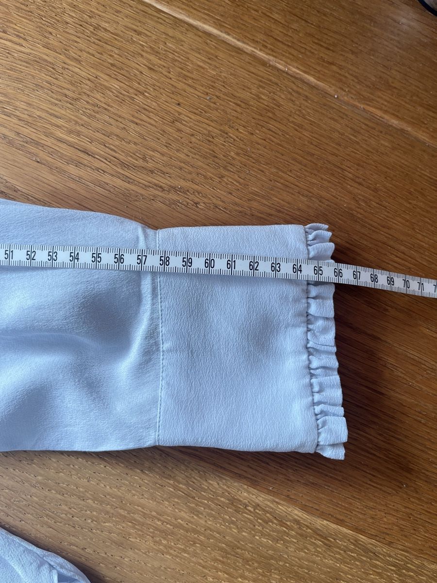 H&M Chemisiers: Seidenbluse H&M Gr. 38  Hellblau Top Bluse – D'occasion à Wädenswil par Iana32 4