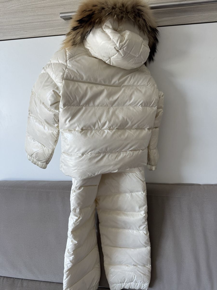 Moncler Tute: Moncler, ensemble de ski 5 ans, blanc – Usato da Chêne-Bougeries venduto da Lolotte38 1