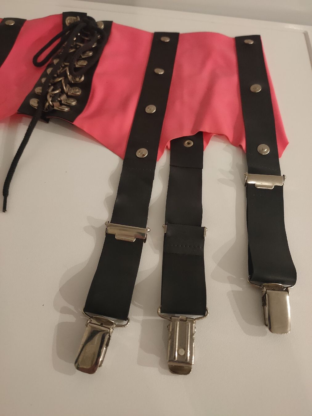 Altra biancheria intima: Pinkes mini Korsett mit Strumpfhalter, Grösse M, – Difettoso da Oberwil b. Büren venduto da 3298Oberwil 2