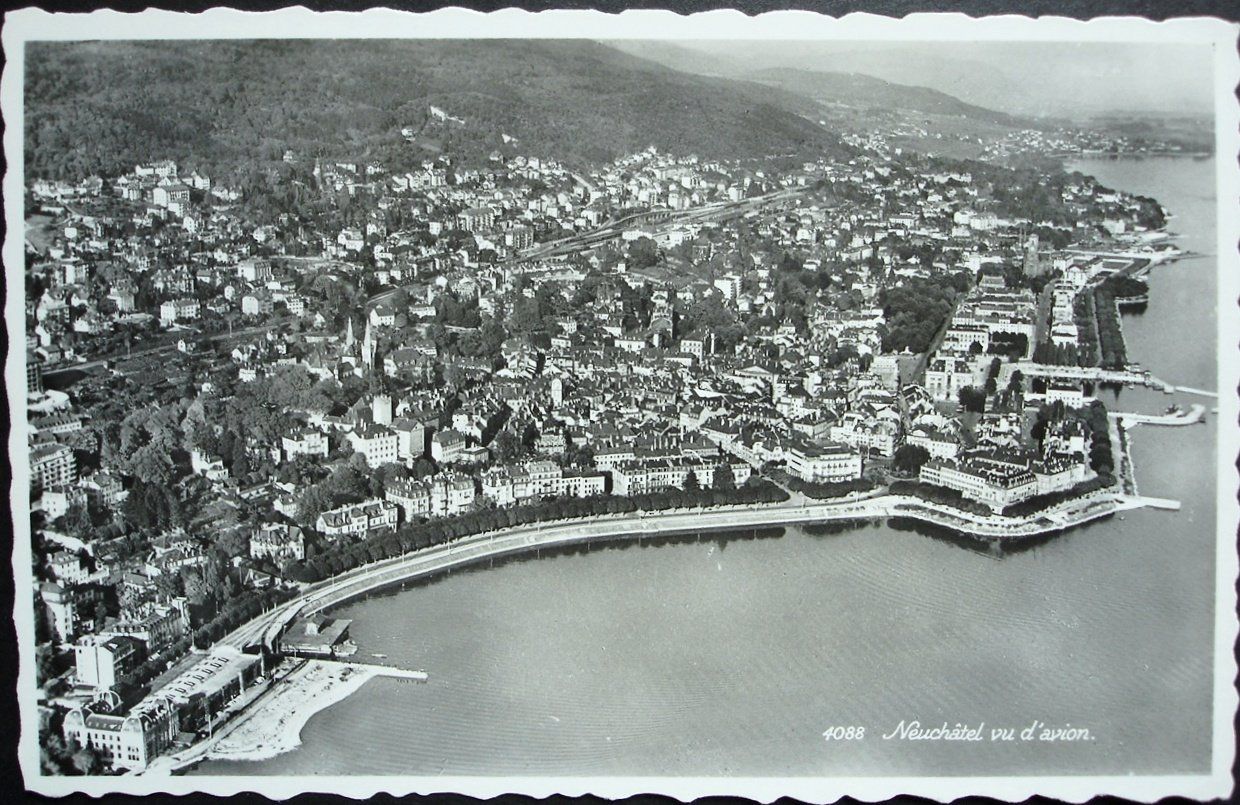 Cartes postales: NEUCHÂTEL vu d'avion – Neuf (Voir description) à Jona par philajona