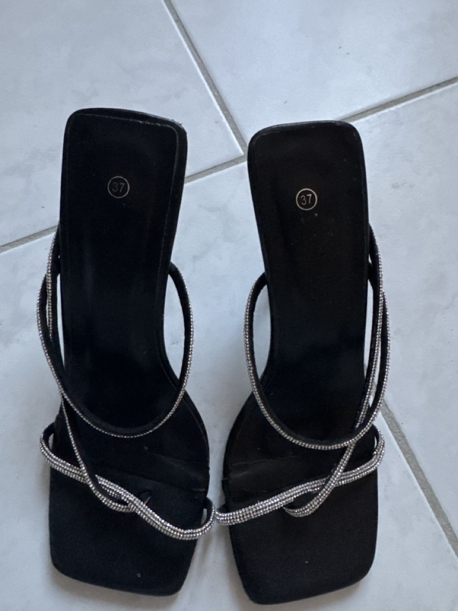Scarpe da donna: Sandales à talons noires avec strass, taille 37 – Usato da Malleray venduto da sam_9bkx 1