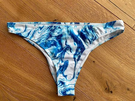 Neu! Bikini Hose Gr. XS Urban Classics blau/weiss