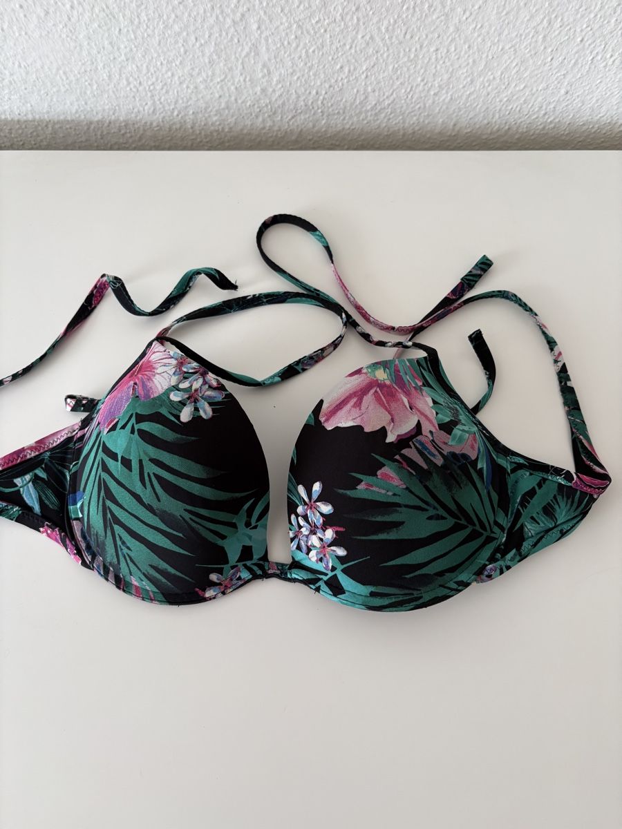 Maillots de bain & Bikinis: Bikini-Oberteil in Grösse M – D'occasion à Oberengstringen par Marling