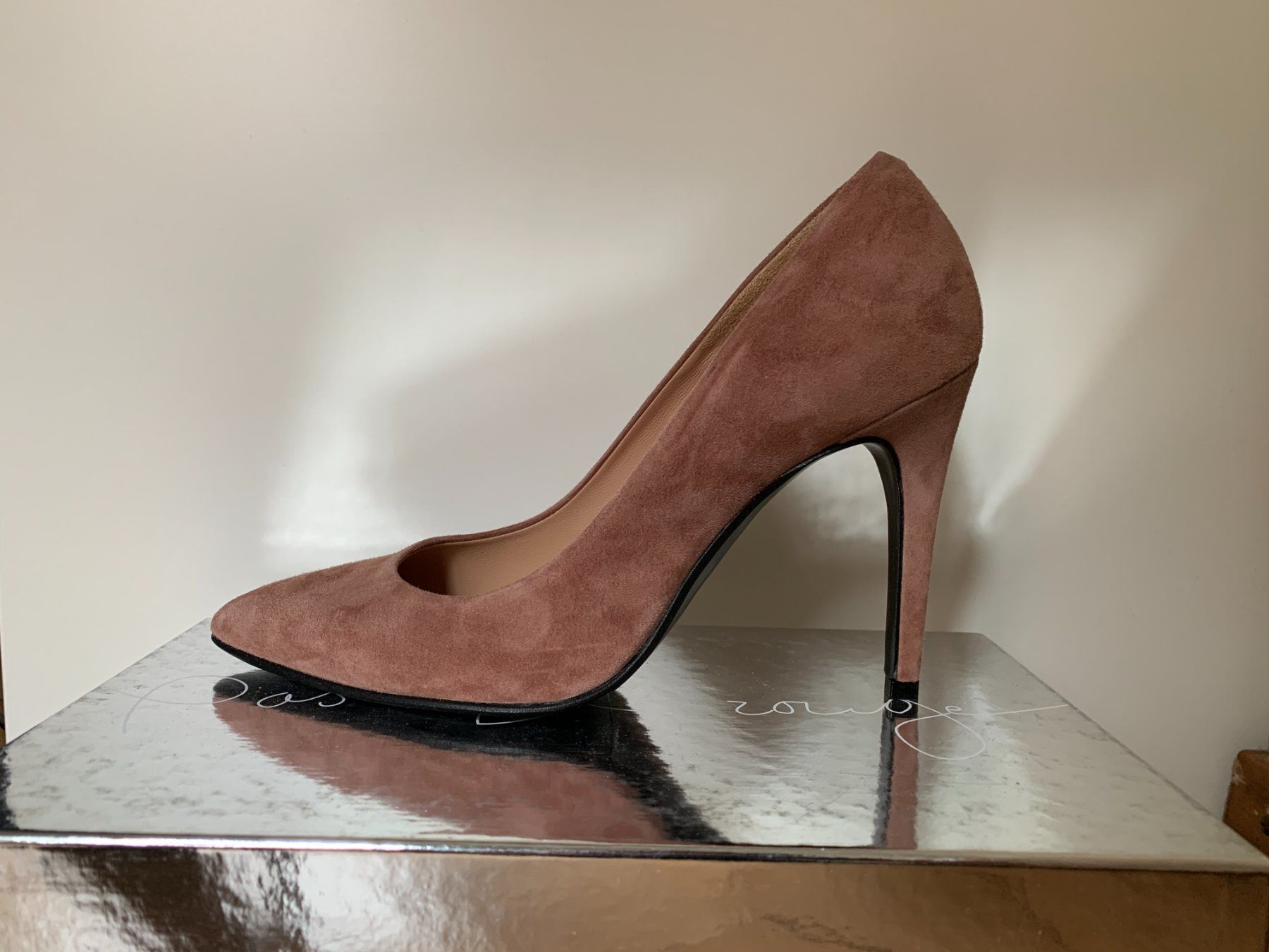 Damenschuhe: PAS DE ROUGE - Wildleder Pumps altrosa 40 – Gebraucht aus Zürich von Diazaio