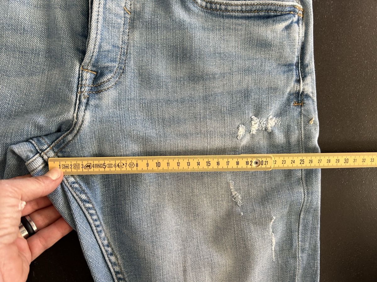 Zara Jeans: Jeans von Zara, Grösse 42, hellblau – Usato da Erlinsbach SO venduto da hallon480 5