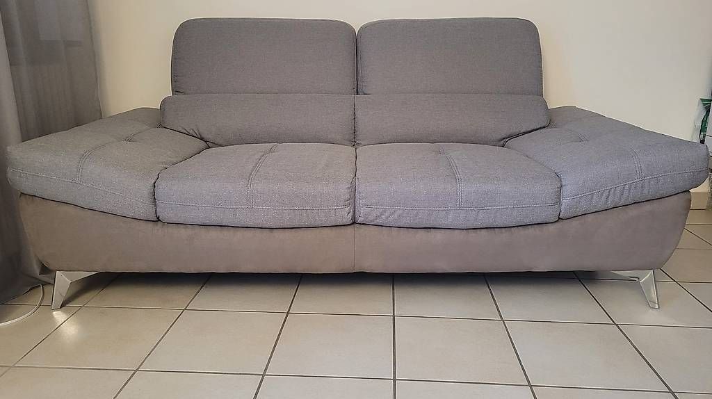 Sofas: Divano 3 posti, grigio – Gebraucht aus Locarno von fabio-cardada
