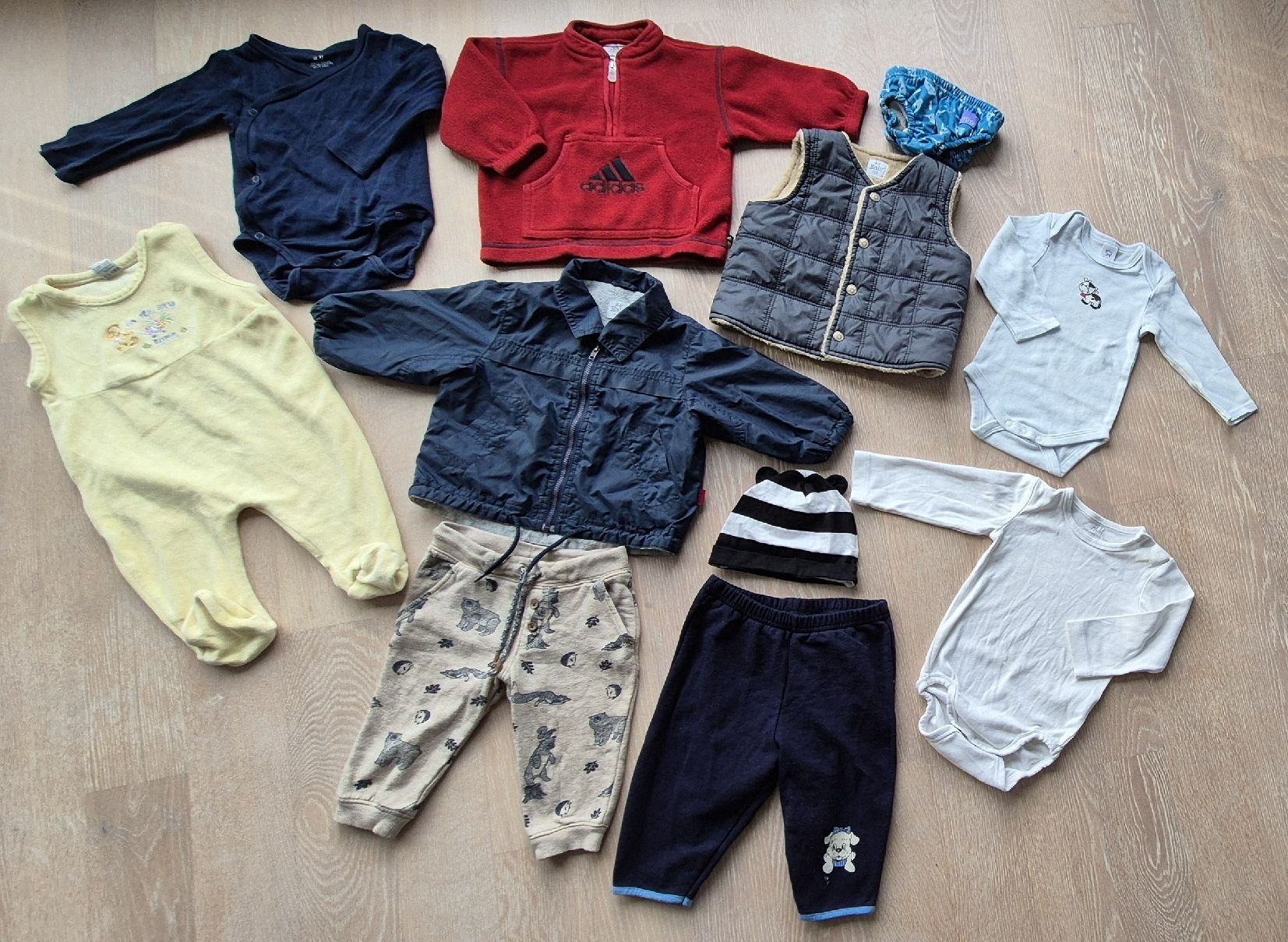Kleiderpakete & -sets: Babykleiderpaket Grösse 74 – Gebraucht aus Zürich von Greenthesheep