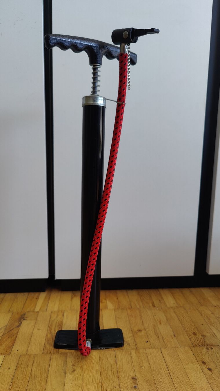 Pompe: Vintage Velopumpe, top (L11) – Usato da Aarau venduto da bro_9zsg 1