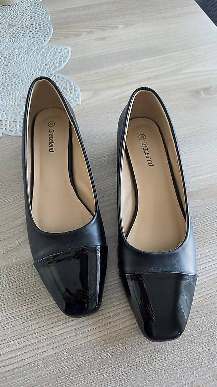 Scarpe da donna: Schuhe – Usato da Wallisellen venduto da alj_cr5c