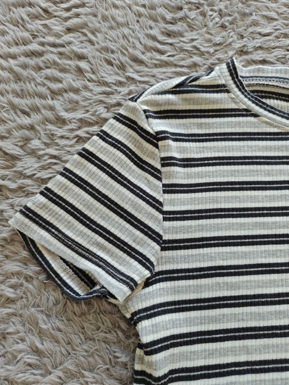 H&M T-shirt: T Shirt / Top – Usato da Pieterlen venduto da Saemelili 3