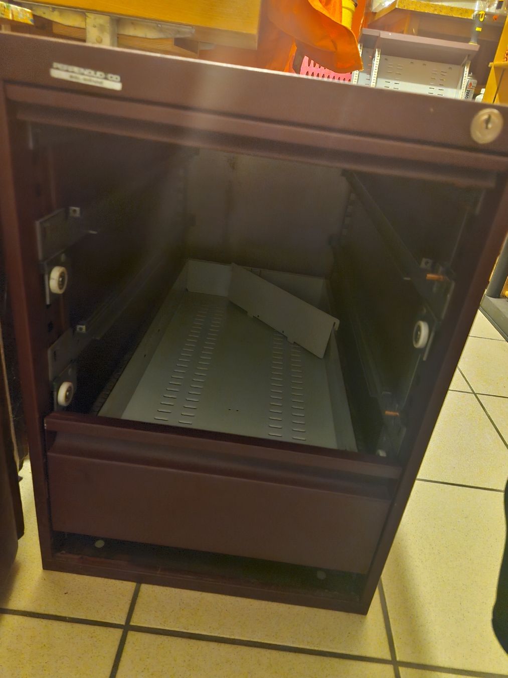 Armadi: Aktenschrank – Usato da Biel/Bienne venduto da fat_f92k 3