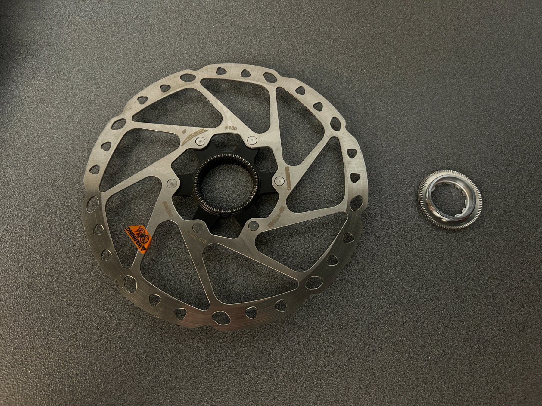 Shimano Pezzi di ricambio: Shimano Bremsscheibe Disc Rotor 180mm – Nuovo (secondo la descrizione) da Küsnacht ZH venduto da filo_fila8700 5