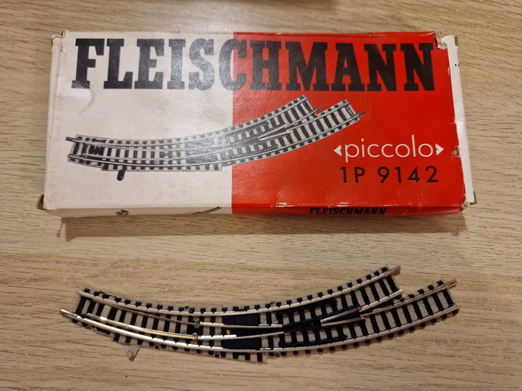 Fleischmann Modelleisenbahnen: Fleischmann N 9142 Weiche (B) – Gebraucht aus St-Aubin-Sauges von tantome 1