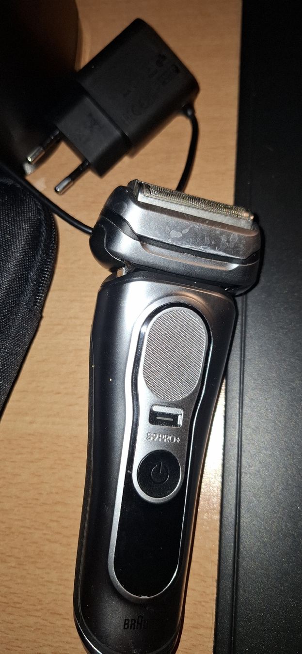 Braun Rasoi & Lamette da barba: Braun 9 Serie Pro+ Versand+Verpackung – Usato da Chur venduto da Giffa-04-06