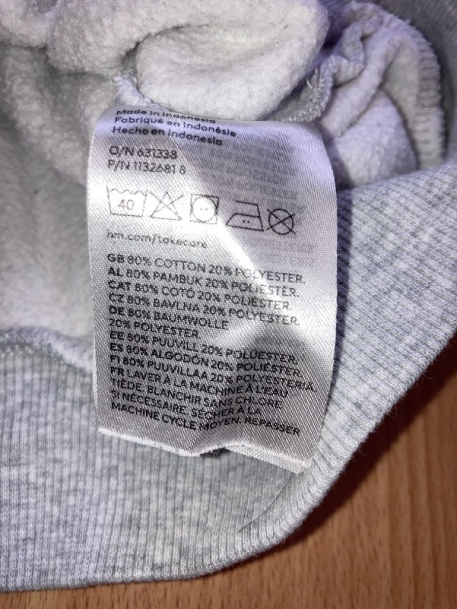 H&M Pulls et sweat-shirts: Grauer Kaputzen Pullover •H&M• Gr.146/152 sportlich,basic – D'occasion à Morschach par leonie87 2