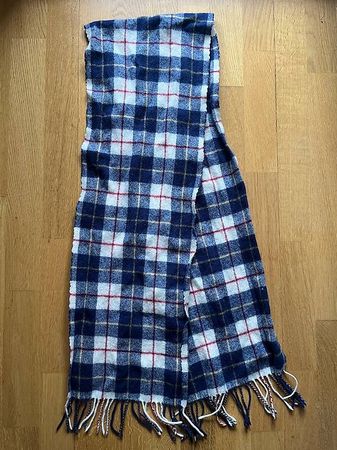 Gant Wollschal im klassischen Karo-Design (Blau/Weiss/Rot)