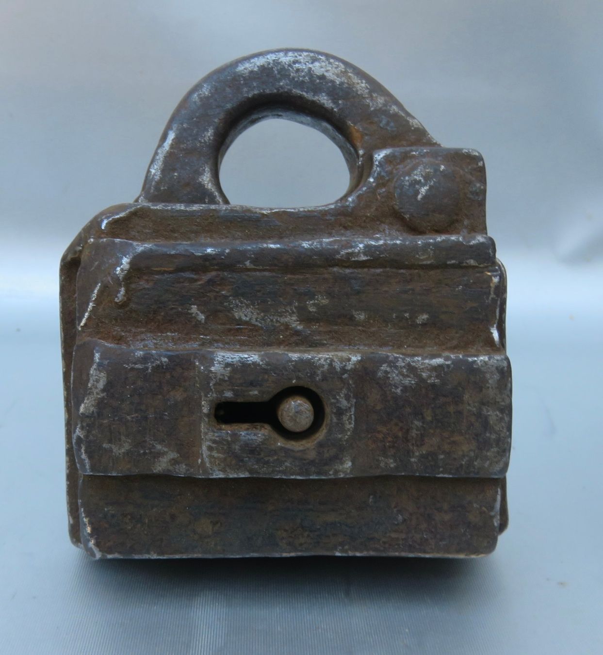 Cadenas: ANTIKES VORHÄNGESCHLOSS – D'occasion à BERN par erassmusvonrotterdam 1
