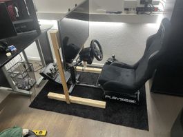 Racing Seat mit Lenkrad und TV