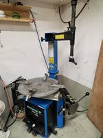 Reifenmontiermaschine Monty Hofmann