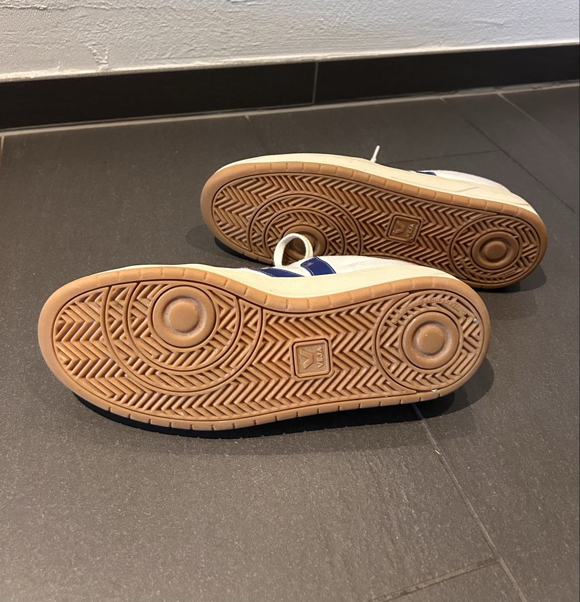 Veja Chaussures hommes: Veja V-12 B-Mesh sneakers  – D'occasion à Oberhasli par newyorksydney 3