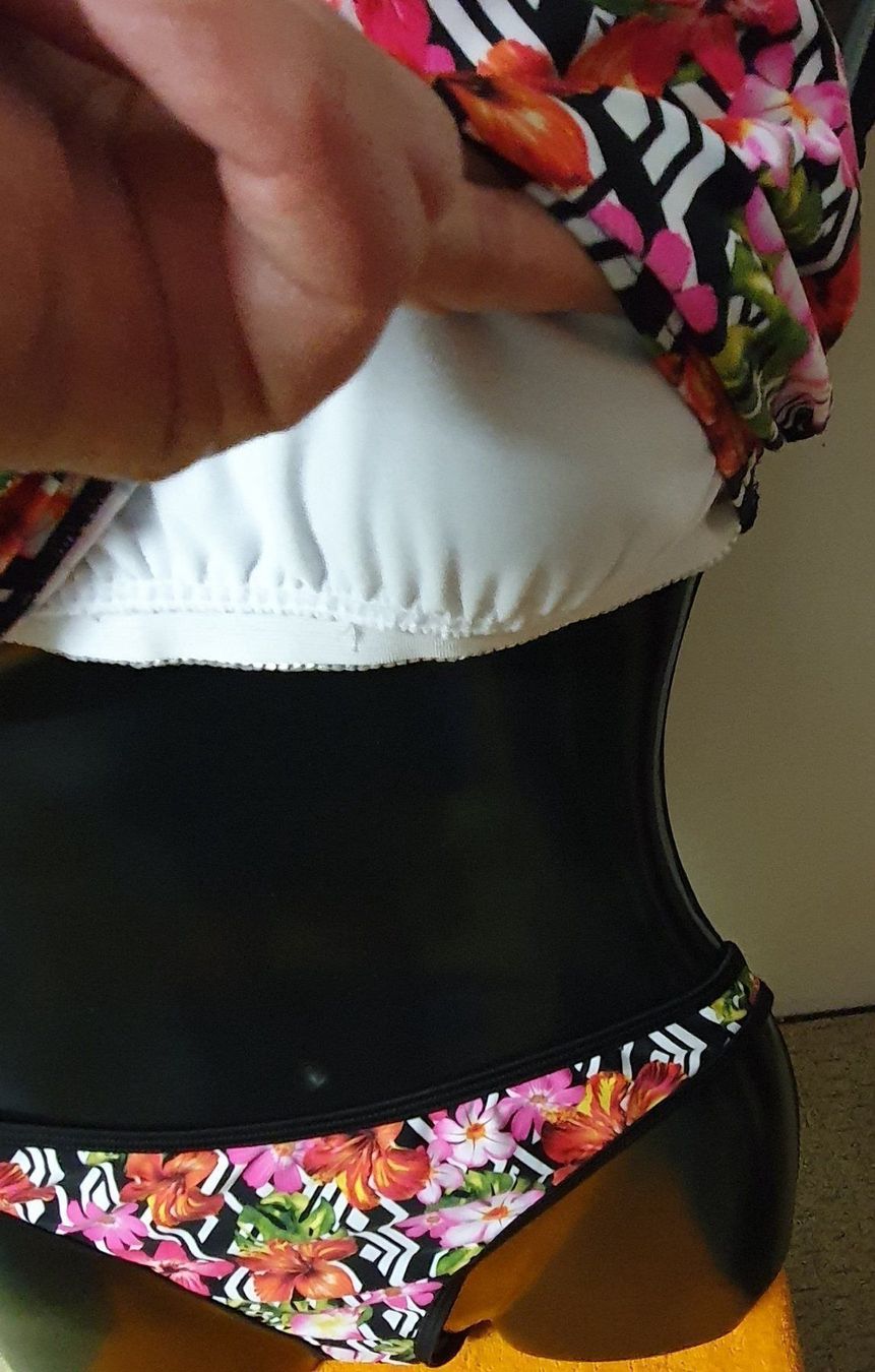 Costumi da bagno & Bikini: Neu: Bikini - Top Oberteil Gr. 40 – Nuovo (secondo la descrizione) da Muri AG venduto da Edlerweiss 2