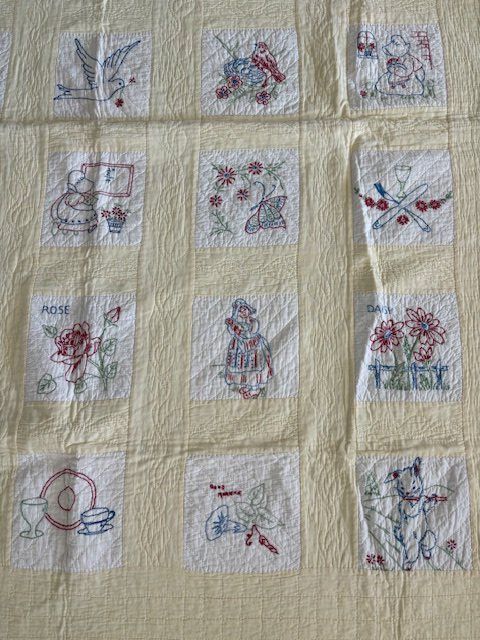 Decken: Antique Quilt Kittens embroidered yellow – Gebraucht aus Rudolfstetten von Bungur 5