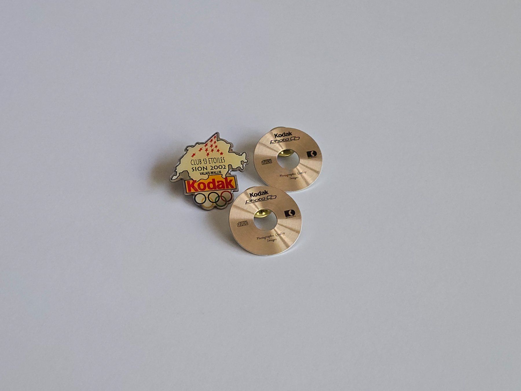 Plaquettes & Badges: 3 Pins Kodak – D'occasion à Dättlikon par Wundertuete_