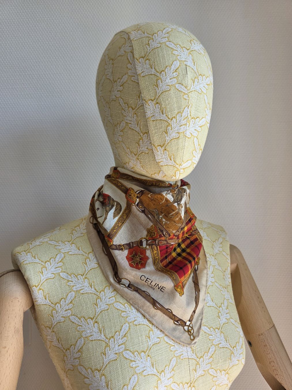 Celine Foulards, Tücher & Schals: Vintage Céline Paris Tuch – Neu (gemäss Beschreibung) aus Zürich von LIMAR 5