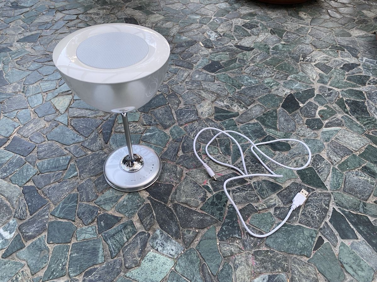 Casse acustiche: LED Stimmungslampe mit Bluetooth Lautsprecher – Usato da Meierskappel venduto da Tarmogoyf 1