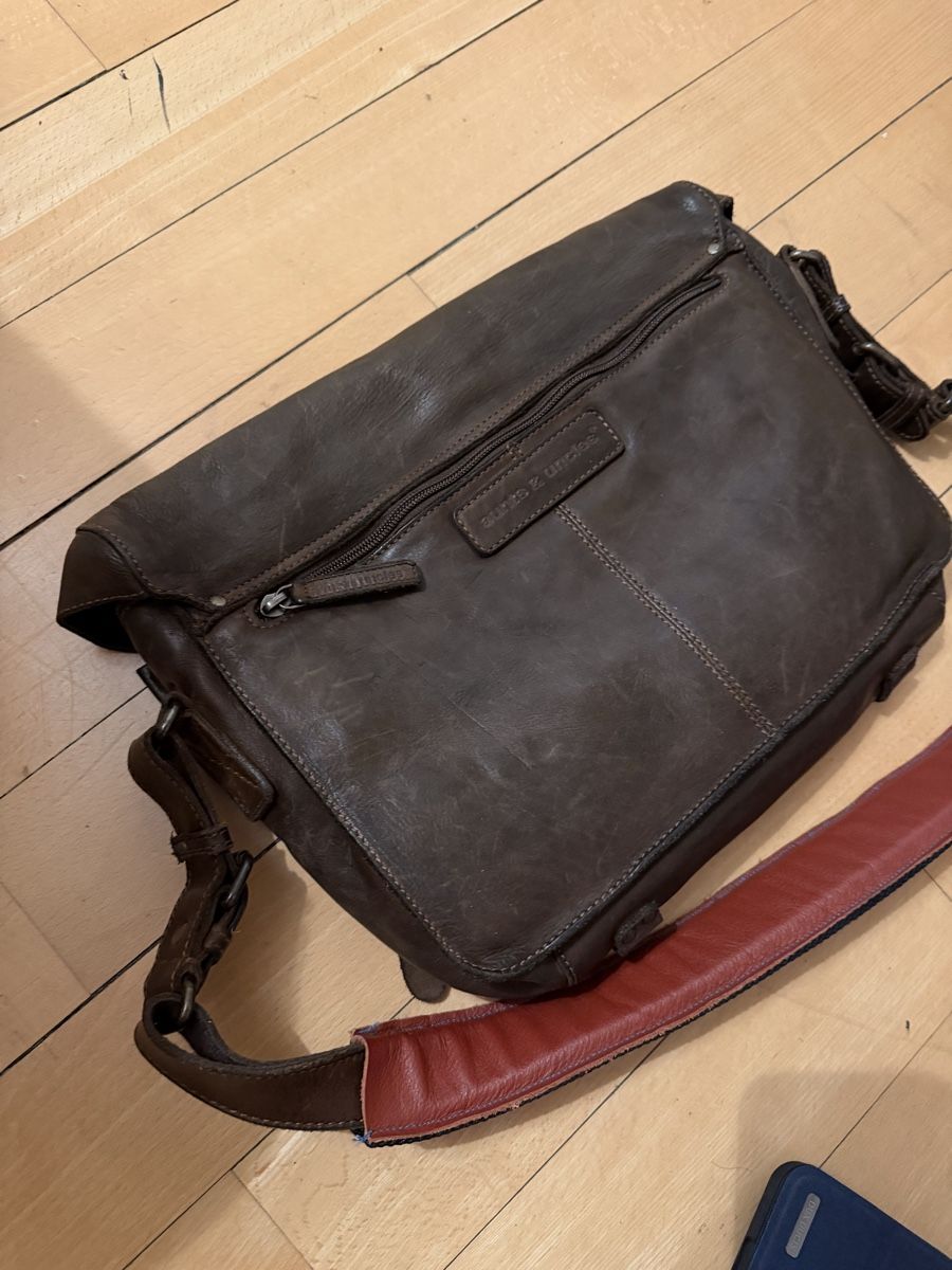 Aunts & Uncles Sacs: Ledertasche – D'occasion à Basel par schaeryo 4