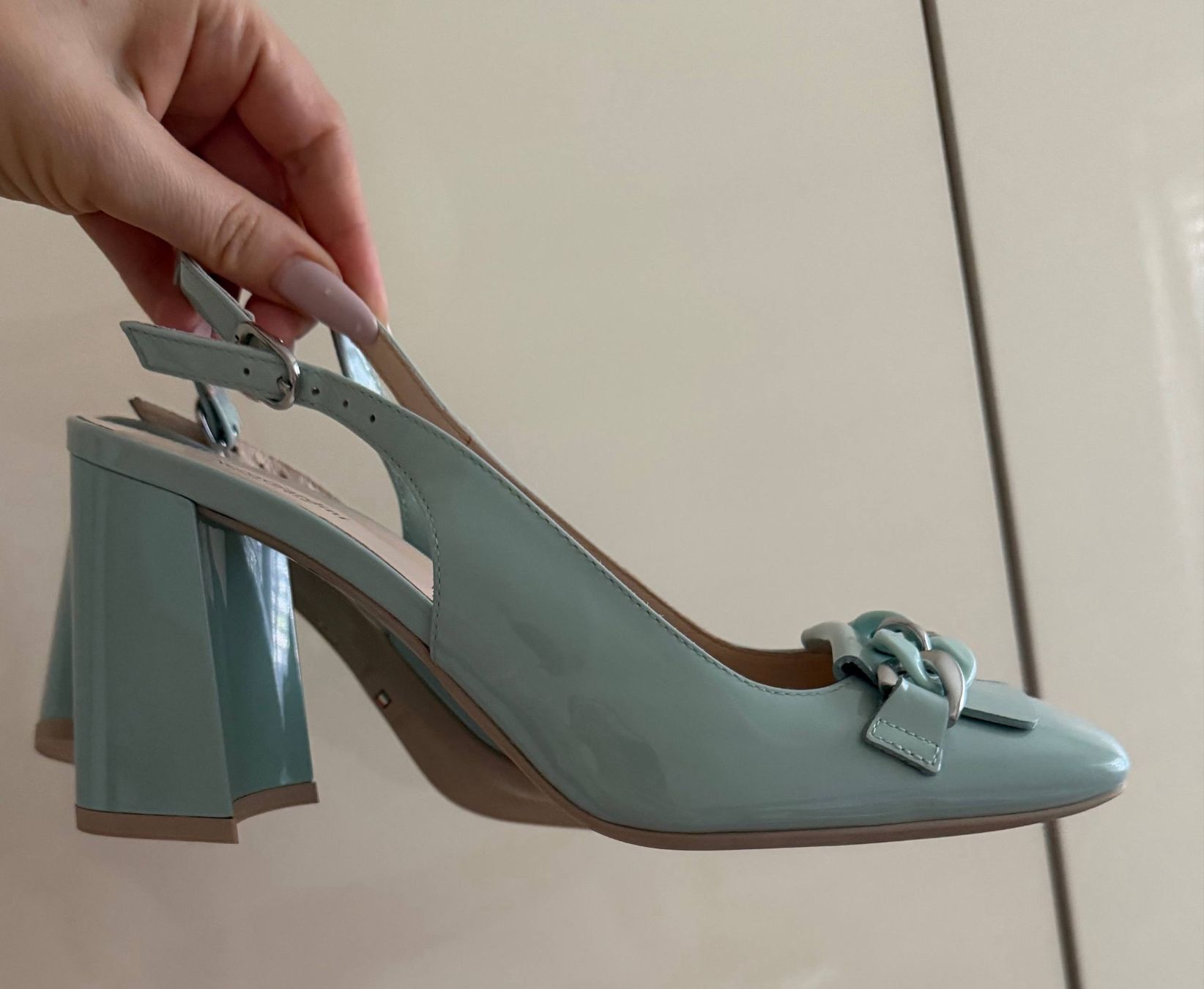 Scarpe da donna: Chaussures – Usato da Delémont venduto da tyt_6hqs 1