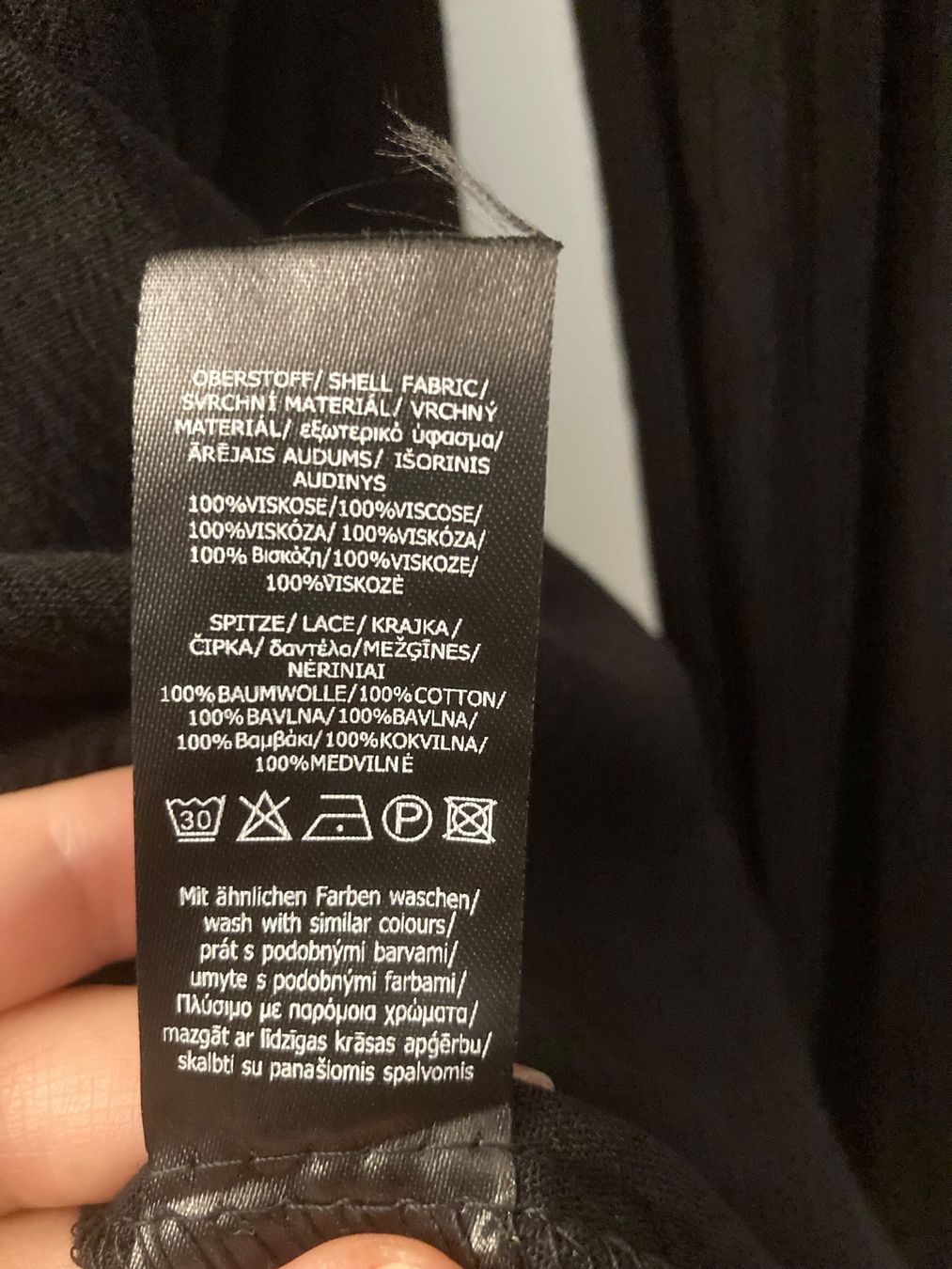Camicette: Schwarze Bluse mit Spitze, Grösse S - M – Usato da Winterthur venduto da Arunasu 3