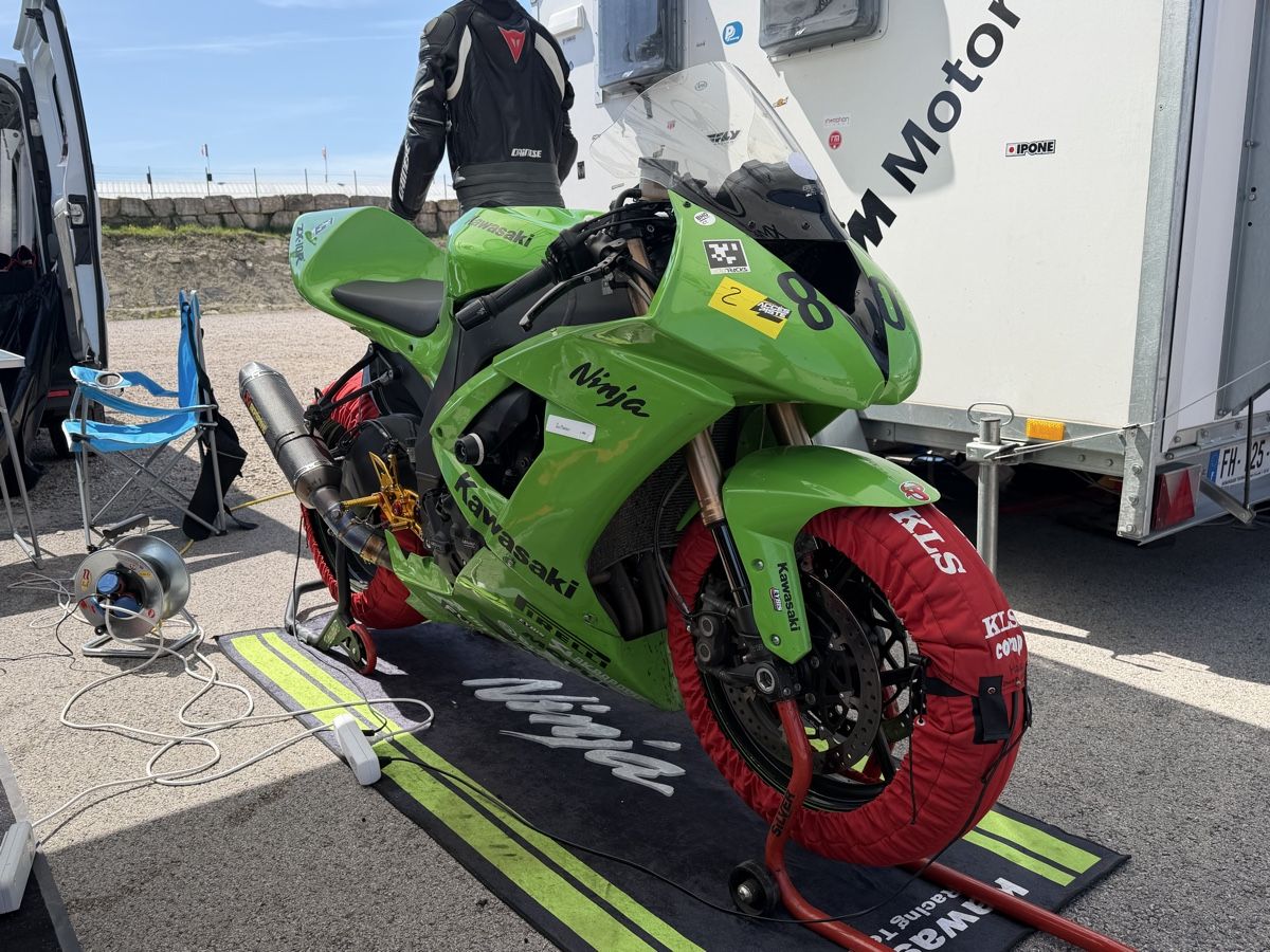 Strada: Kawasaki Zx10r – Usato da Zürich venduto da E.M79 1
