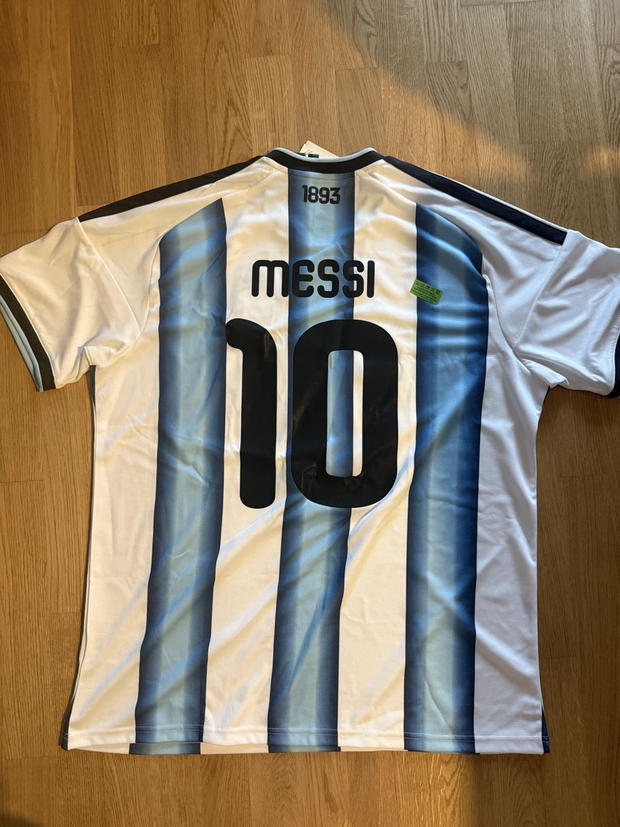 Adidas Maillots de corps & Pantalons: Originales Argentinien Trikot 2026 - Messi – Neuf avec emballage d'origine à Steinmaur par Naina 1