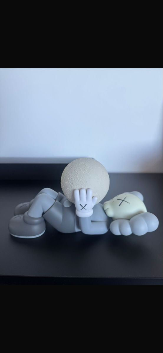 Medicom Toy Figuren: Kaws Holiday Shanghai – Gebraucht aus Pregassona von roc_6yl8 1