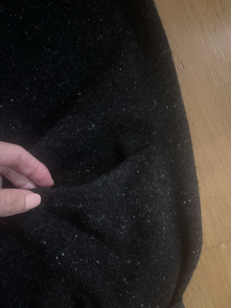 Cos Pullover & Sweatshirts: Pullover/COS Cardigan schwarz Gr. S Oversize kuschelig – Gebraucht aus Rüschlikon von Lajniii 5