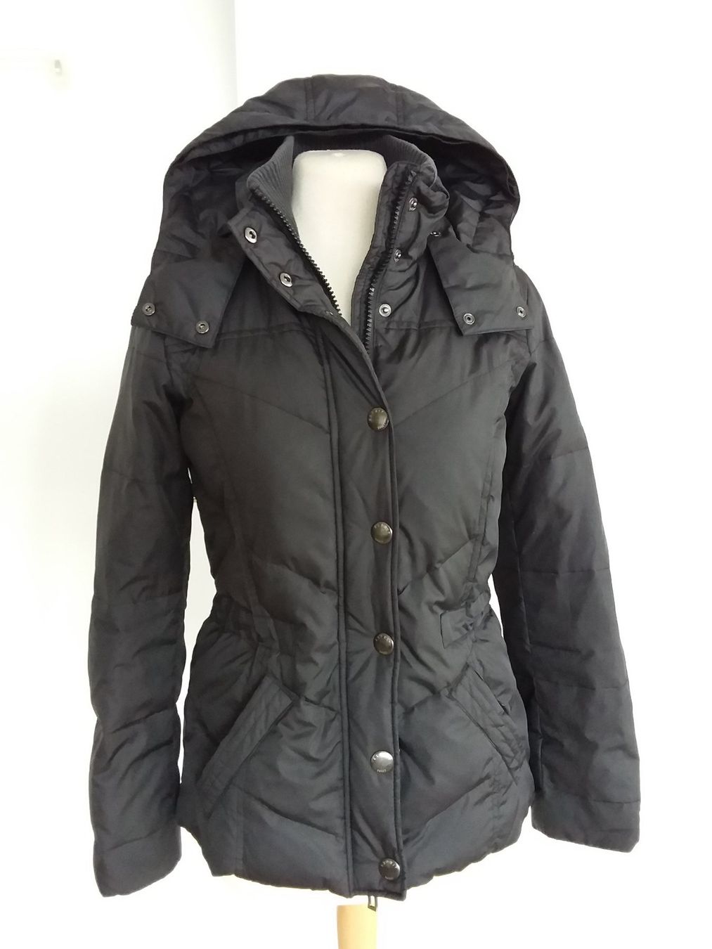 Esprit Giacche: ESPRIT Steppjacke mit Kapuze, Gr 36 – Usato da Uitikon Waldegg venduto da Risibisi7