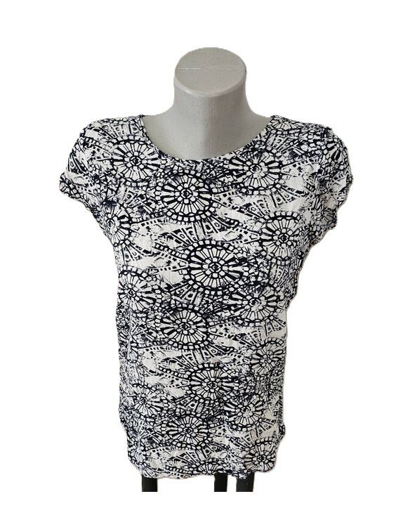Vero Moda T-Shirts: Neuw. T-Shirt VERO MODA gemustert Gr. S – Neu (gemäss Beschreibung) aus Füllinsdorf von Sunnebliemli7