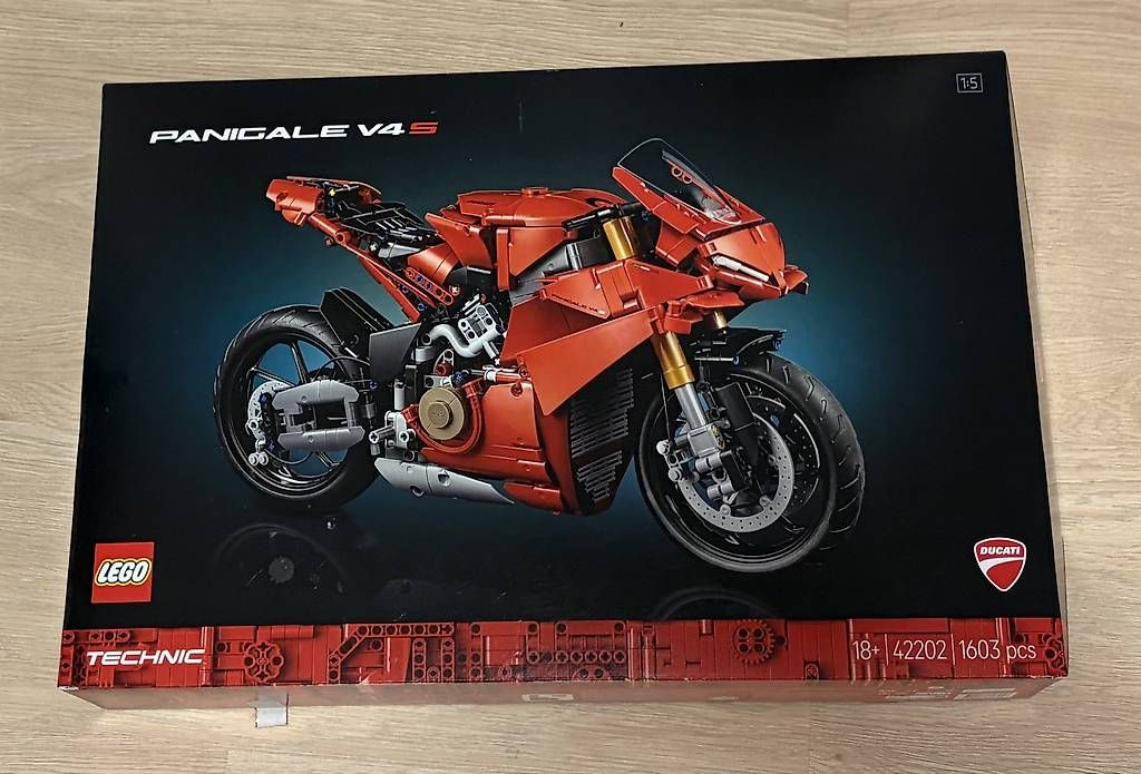 Lego Kit di costruzioni: LEGO Technic Ducati Panigale V4 S Motorrad – Usato da Möriken AG venduto da tatitata