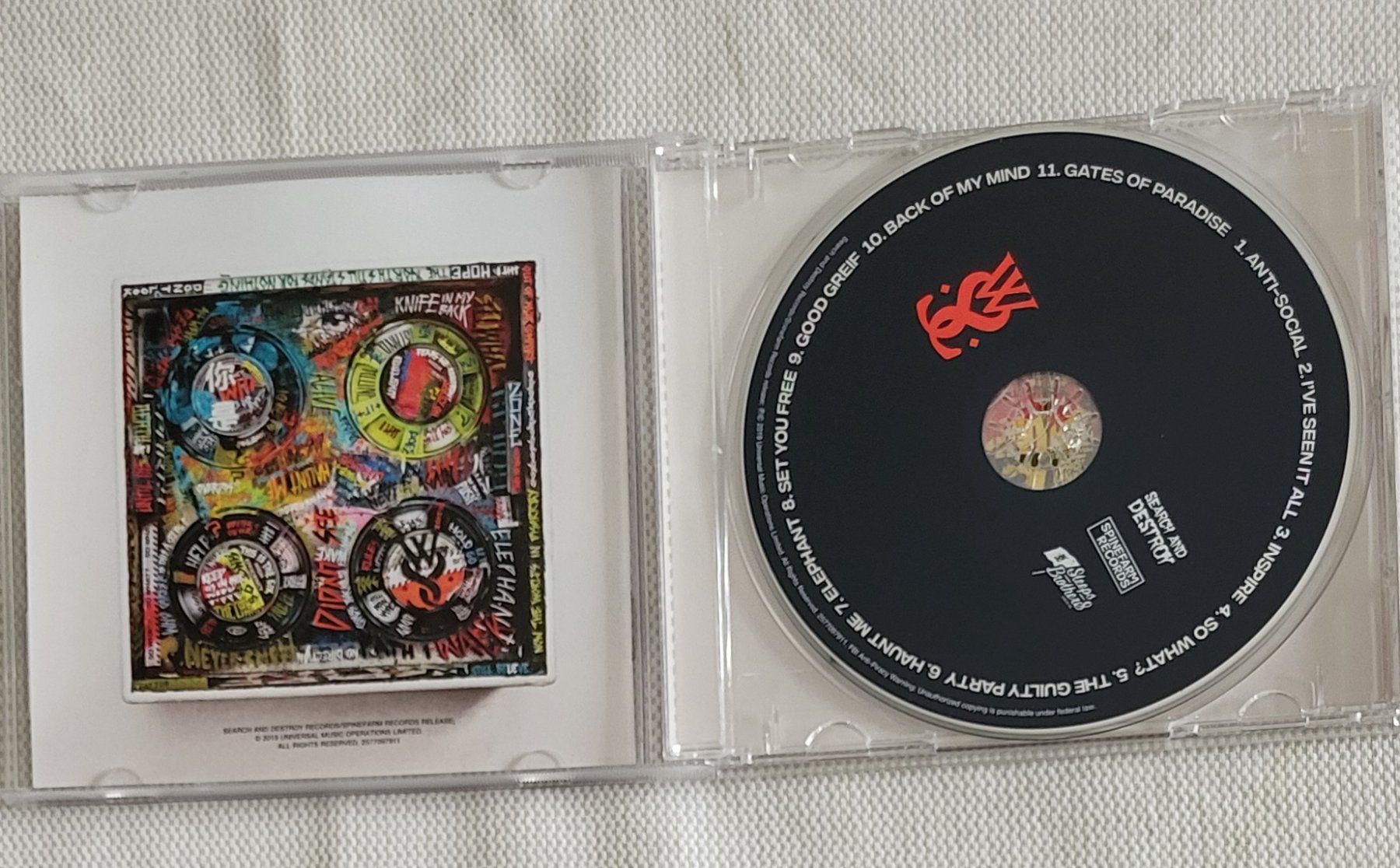 CD: While she sleeps - So what's – Usato da Villars-sur-glane venduto da Epsilonhike 2