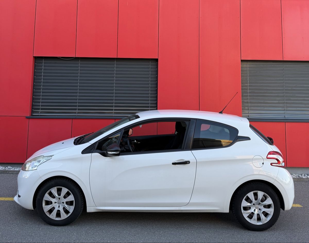 Peugeot Automobili: Peugeot 208 1.0 Vti – Usato da Bulle venduto da Sesey 1