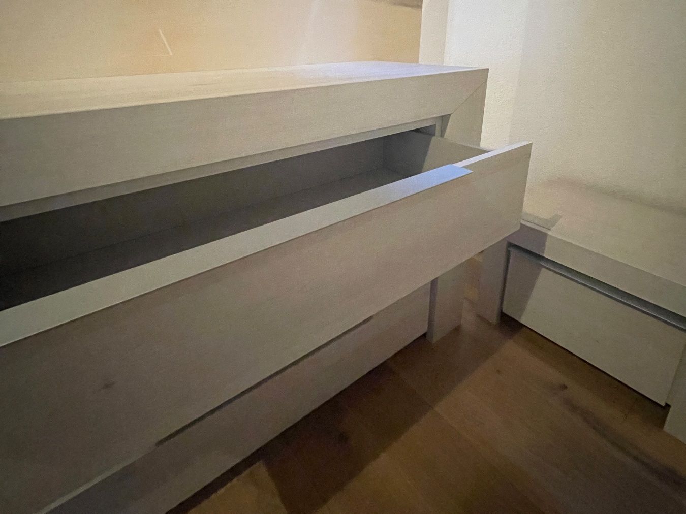 Letti: Ensemble de chambre : lit, commode et table de nuit – Usato da Malleray venduto da bel_rd6b 3