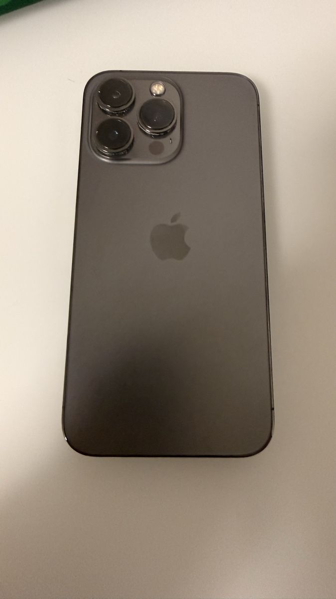 Apple Telefoni cellulari / Smartphones: iPhone 13 Pro 256GB Space Black – Usato da St. Gallen venduto da SYu_1122