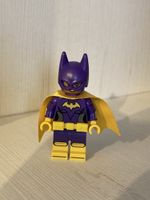 LEGO Batgirl mit Umhang (Smirk) Minifigur