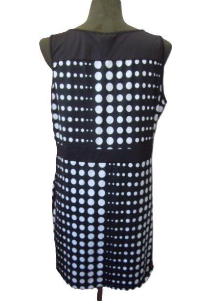 Vestiti: ca. Gr. 44 MS Punktekleid stretch schwarzweiss Brust -->56cm – Usato da Basel venduto da frausommerwind 1