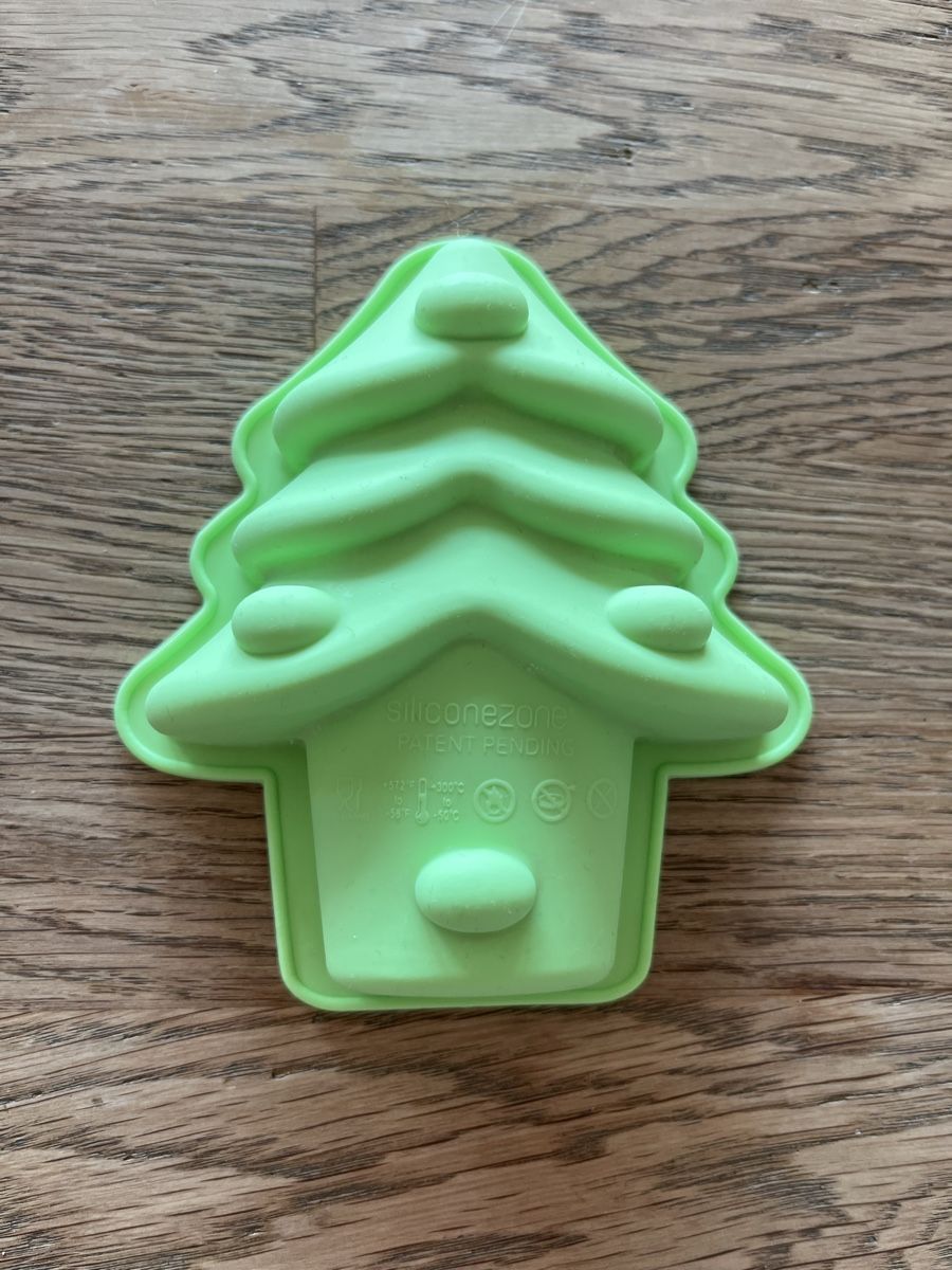 Teglie da forno: Silikon-Backform Tannenbaum grün – Usato da Udligenswil venduto da Lilienfarbe 1