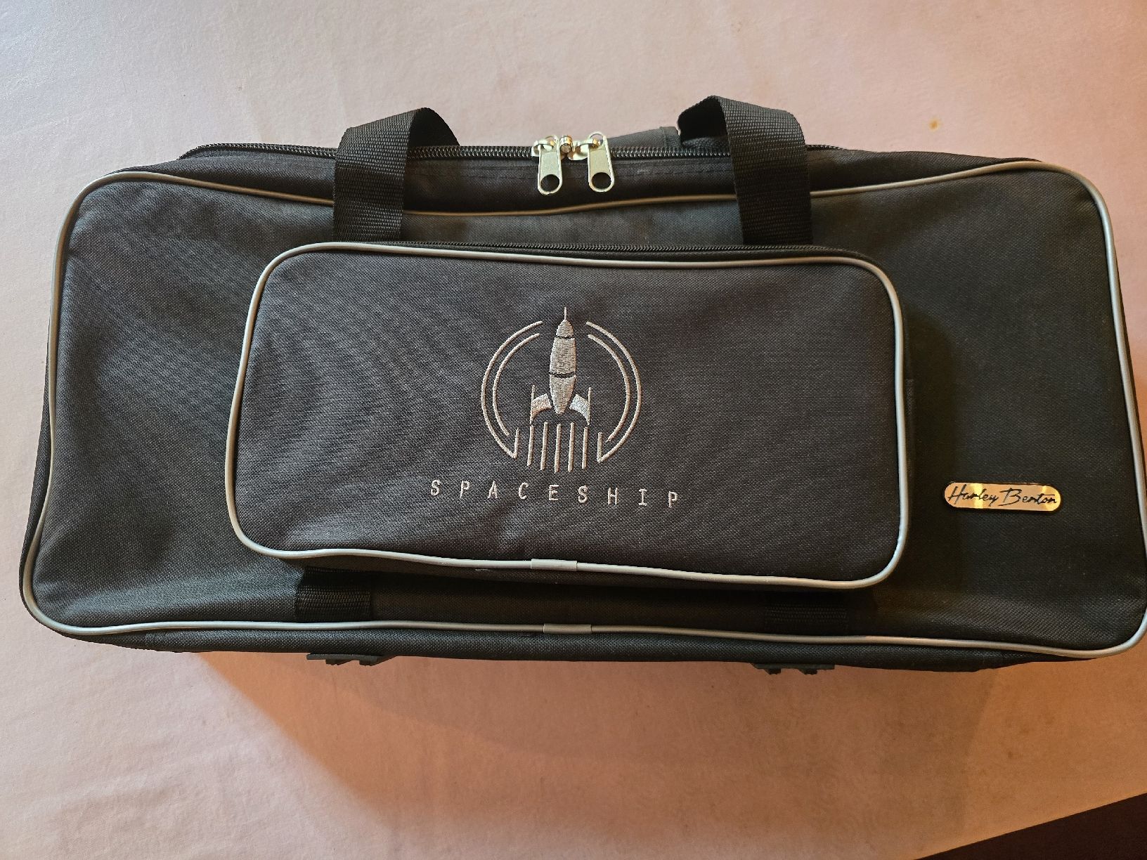 Harley Benton Strumenti musicali: PEDALBOARD KLEIN MIT TASCHE .. HARLEY BENTON – Usato da Zürich venduto da Antiquedealer 2